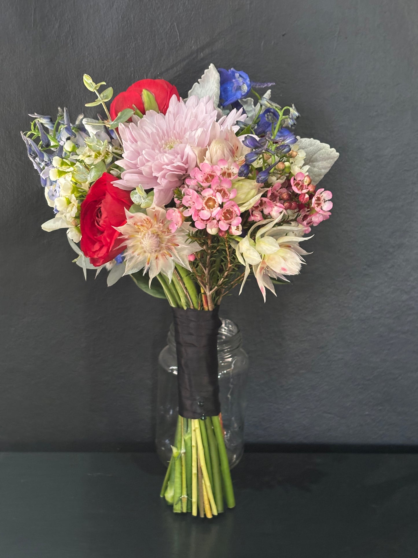 *NEW Assorted Posy - Fresh Flower Posy Made From Beautiful, Fresh And Seasonal Flowers.